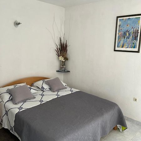 Apartments Despotovic Vis Exterior photo
